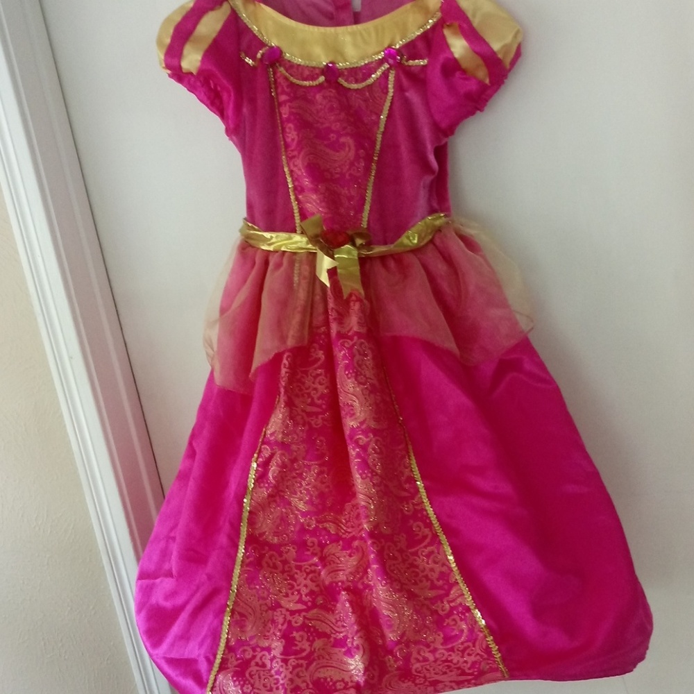 Girls custumes